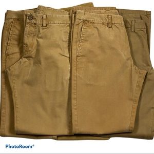 Old Navy Khaki Pants. 32x34 Slim Fit. Tan.